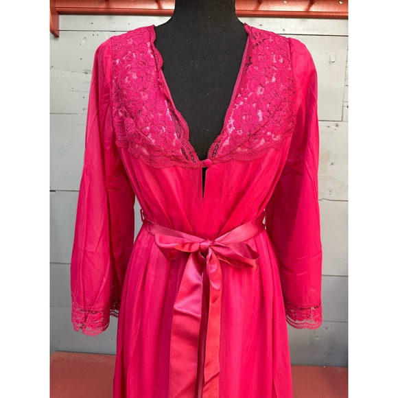 2 Vintage nightgown sets - Picture 2 of 16